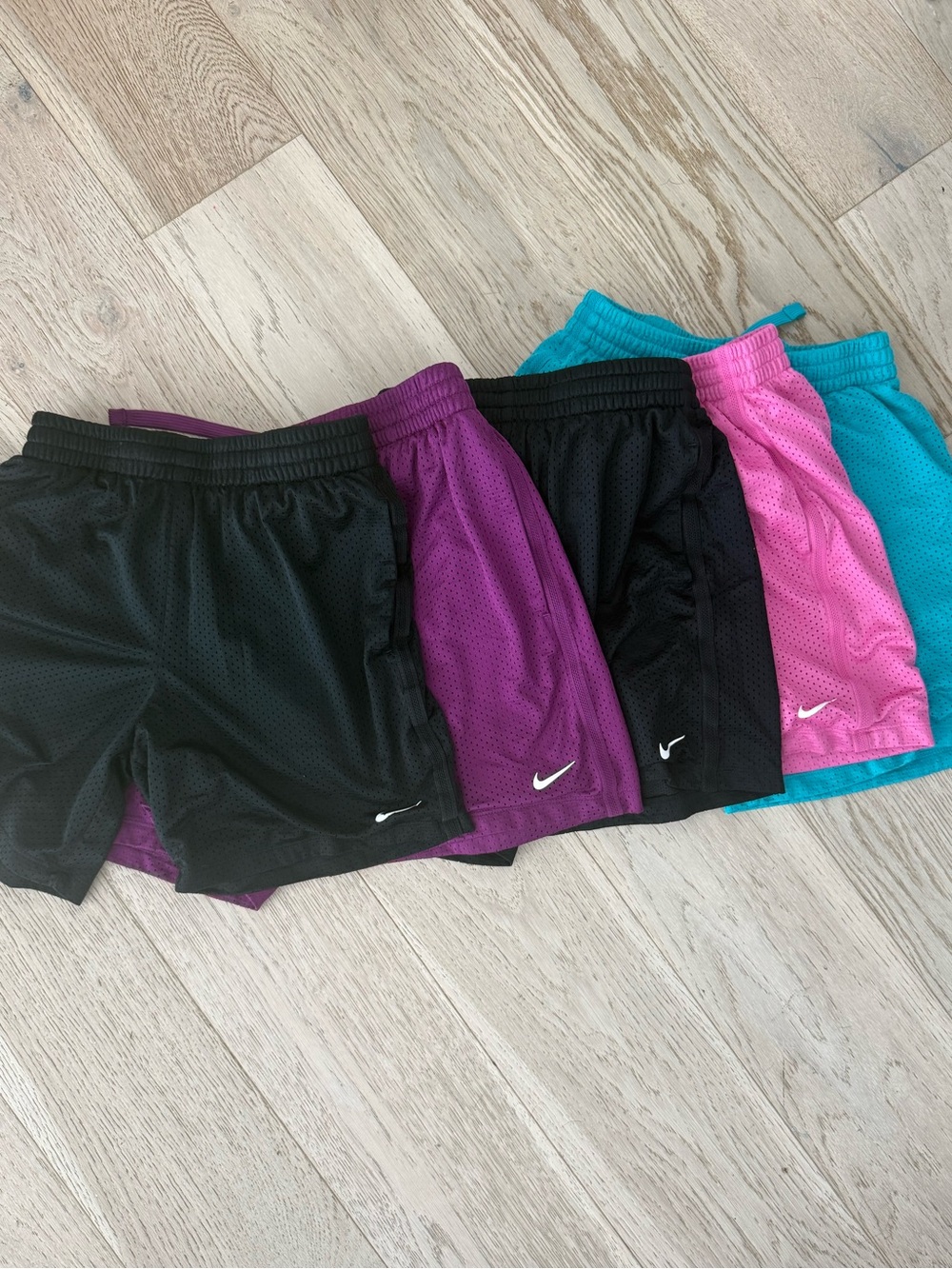 Multi Dri-FIT™ Mesh Shorts (Big Kid) SIZE YM